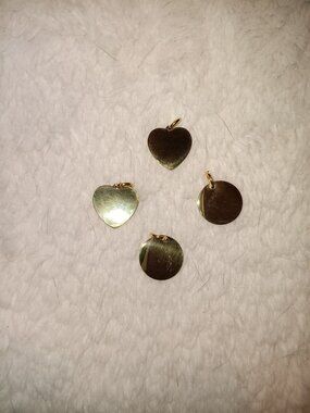 4 pc Gold Charms Plunder